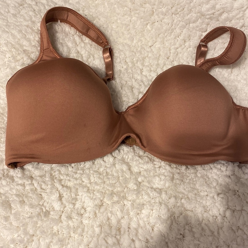 Q Delta Burke bra size 42D